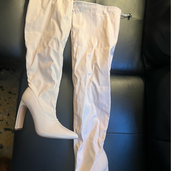 Long thigh high scrunge boots! - Picture 2 of 5